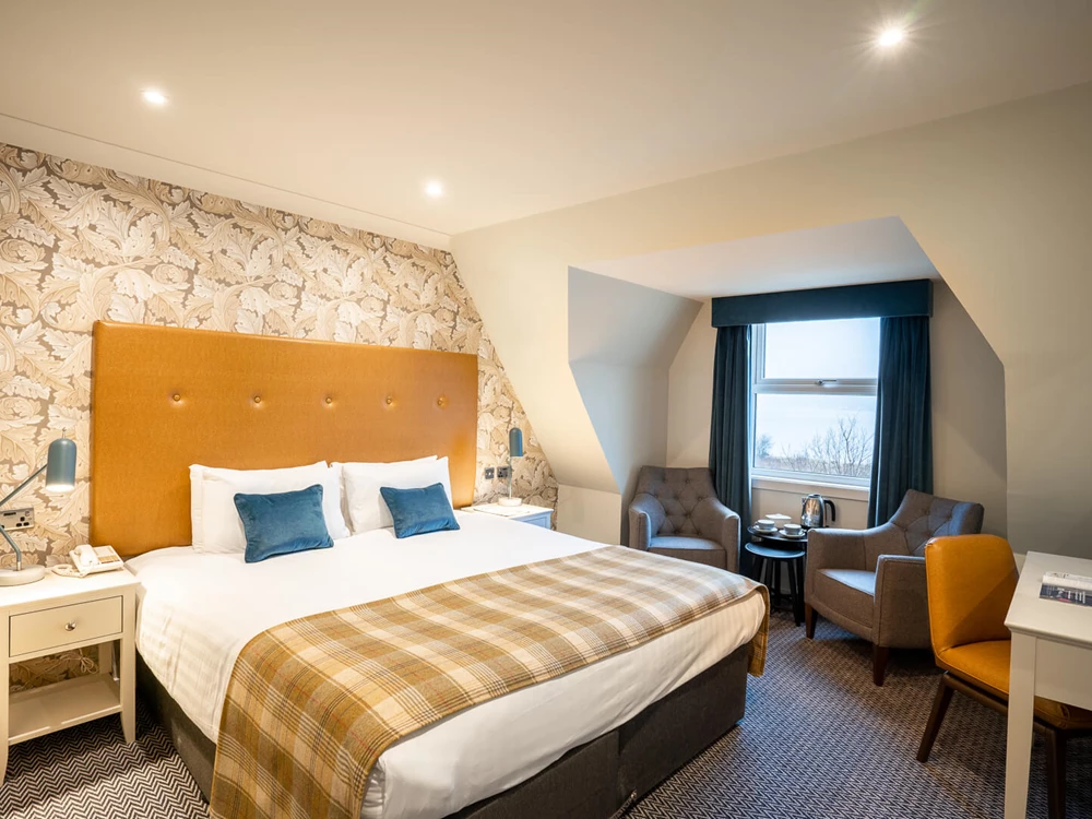 Ballachuilish Hotel bedroom